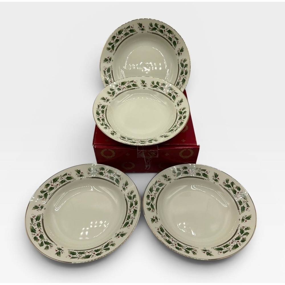 Royal Limited Holly Holiday Soup Bowls Set of 4 Ivory Green Red Gold Trim 8.25in
